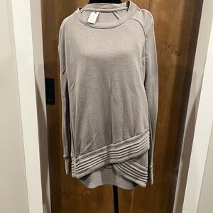 Active Life Gray Women's Sweatshirt with Layered Hem